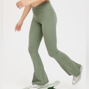 Aerie Offline Crossover Flare Leggings Green